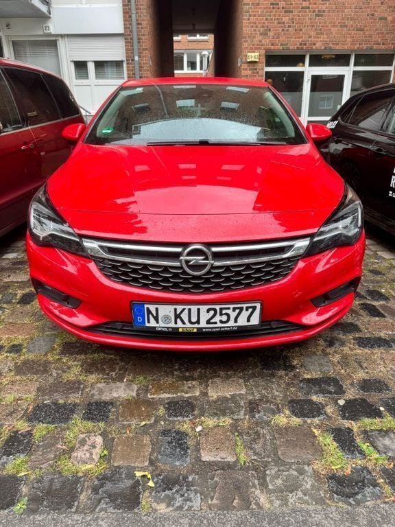 Rot Gebraucht 2016 Opel Astra Innovation Limousine | 11.000 € (Fairer Preis) - Bild 1/4