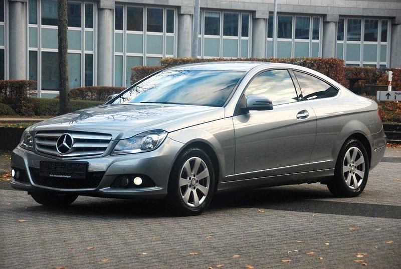 Silber Gebraucht 2013 Mercedes C180 Coupé | 11.990 € (Fairer Preis) - Bild 1/4