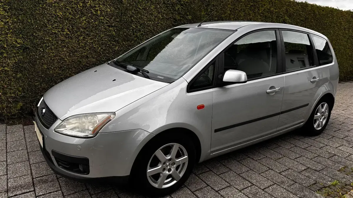 Używany Ford Focus 116 KM (85 kW) 2006 Srebrny Sedan/Limuzyna