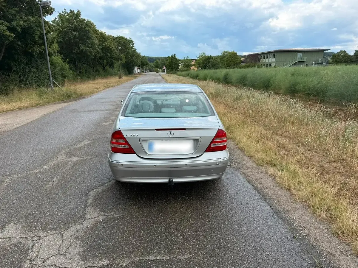 Gebraucht Mercedes C320 218 PS (160 kW) 2000 Silber Limousine