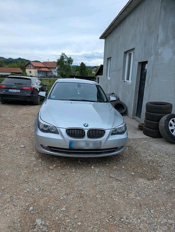 Gebraucht BMW 525 197 PS (144 kW) 2009 Silber Kombi