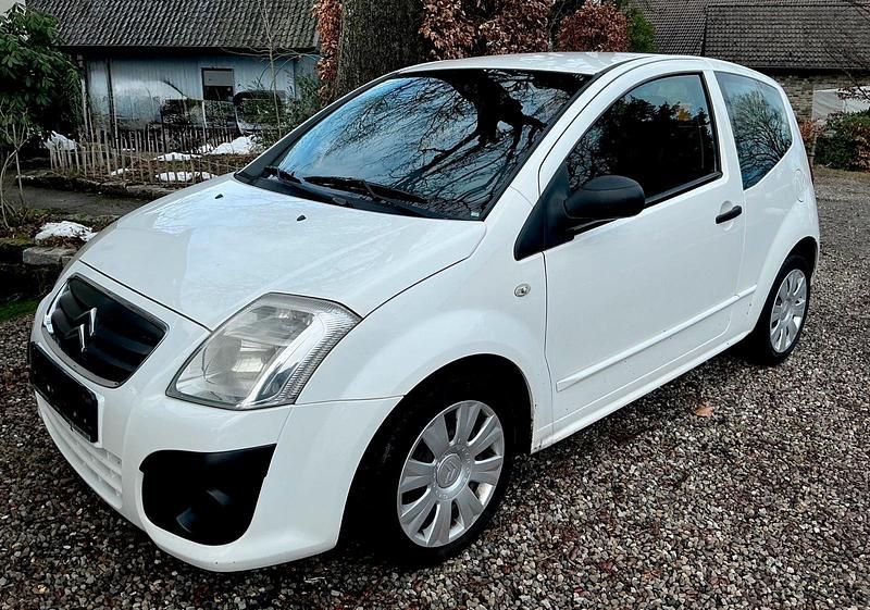 Weiß Gebraucht 2009 Citroën C2 Kleinwagen | 790 € - Bild 1/4