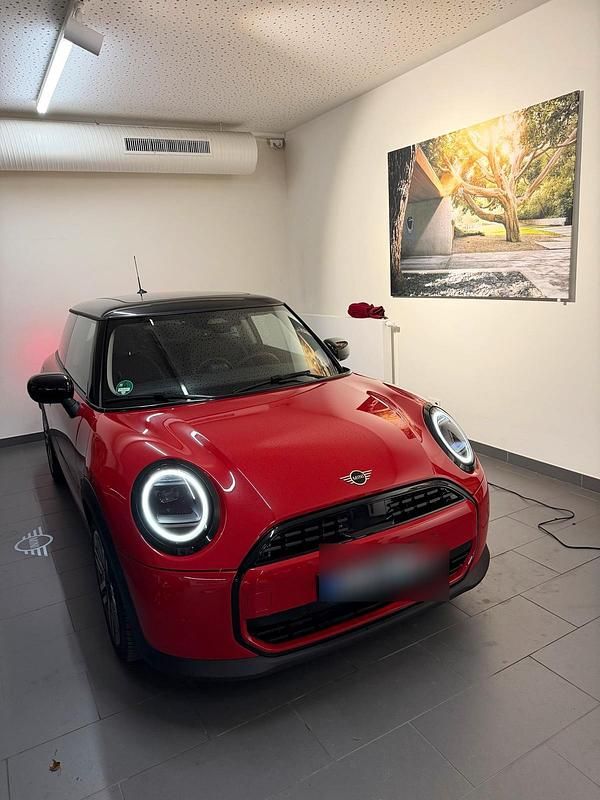 Rot Gebraucht 2024 Mini Cooper Coupé Coupé | 23.400 € (Fairer Preis) - Bild 1/3