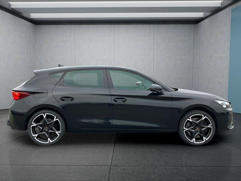 Neu Cupra Leon VZ 300 PS (220 kW) 2025 Schwarz Kleinwagen