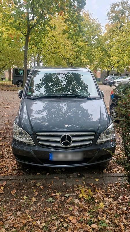 Grau Gebraucht 2011 Mercedes Viano Van / Kleinbus | 15.500 € (Fairer Preis) - Bild 1/4
