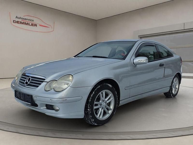 Brillantsilber metalliclack Gebraucht 2003 Mercedes C180 Coupé | 3.600 € (Fairer Preis) - Bild 1/4