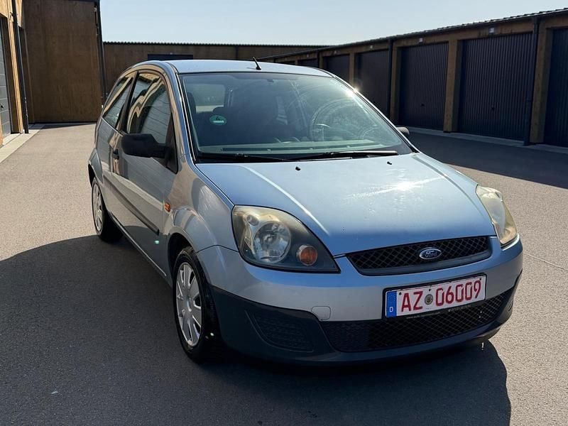 Gebraucht Ford Fiesta 60 PS (44 kW) 2005 Silber Kleinwagen