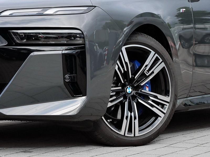 Gebraucht BMW 740 Efficient Dynamics 286 PS (210 kW) 2025 Bmw individual dravitgrau metallic Limousine