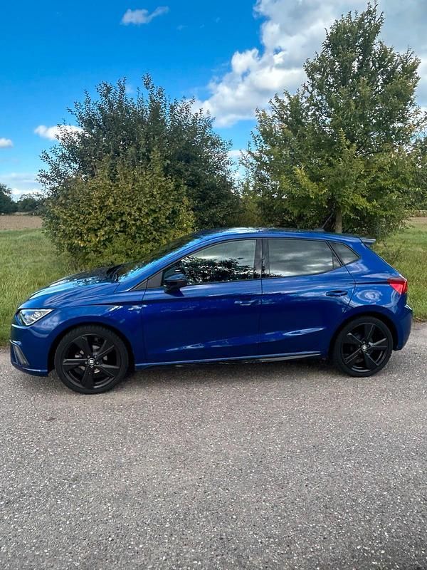 Blau Gebraucht 2020 Seat Ibiza Beats Kleinwagen | 17.990 € (Teuer) - Bild 1/4
