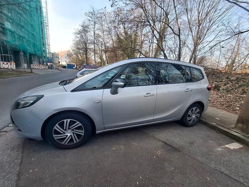 Gebraucht Opel Zafira Tourer Active 140 PS (102 kW) 2012 Silber Van / Kleinbus