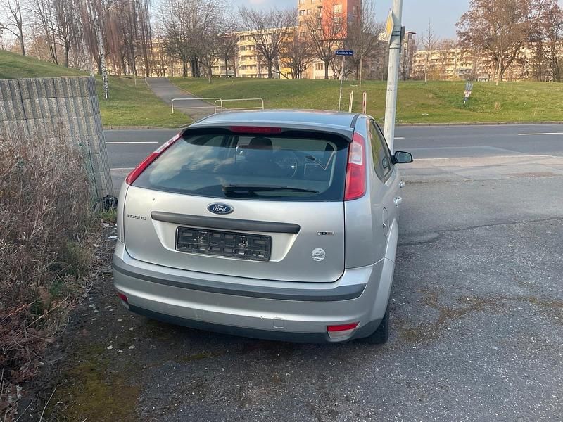 Gebraucht Ford Focus 2007 Silber Limousine