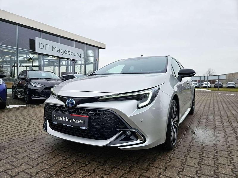 Nowe Toyota Corolla 190 KM (139 kW) 2026 Srebrny Kombi