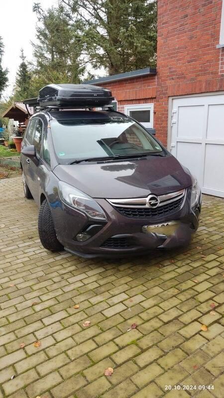 Braun Gebraucht 2016 Opel Zafira Tourer Van / Kleinbus | 4.800 € - Bild 1/4