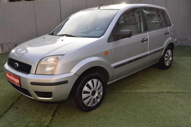 Polarsilber metallic Gebraucht 2005 Ford Fusion Ambiente Kleinwagen | 2.450 € (Fairer Preis) - Bild 1/4