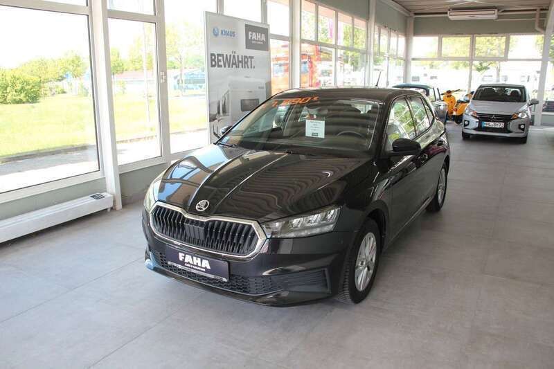 Schwarz Gebraucht 2023 Skoda Fabia Ambition Kleinwagen | 16.990 € (Fairer Preis) - Bild 1/4