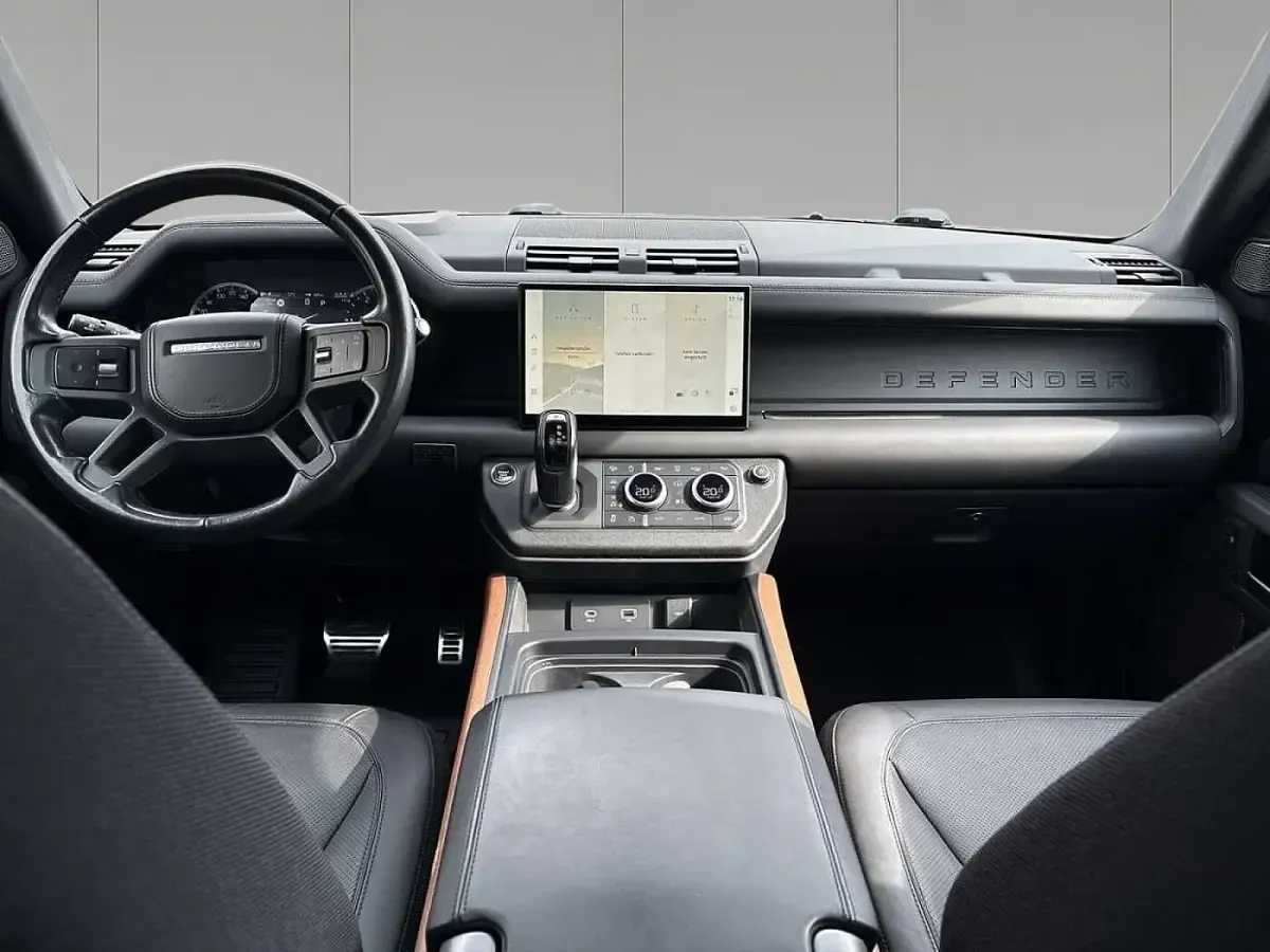 Gebraucht Land Rover Defender 304 PS (223 kW) 2023 Santorini black SUV