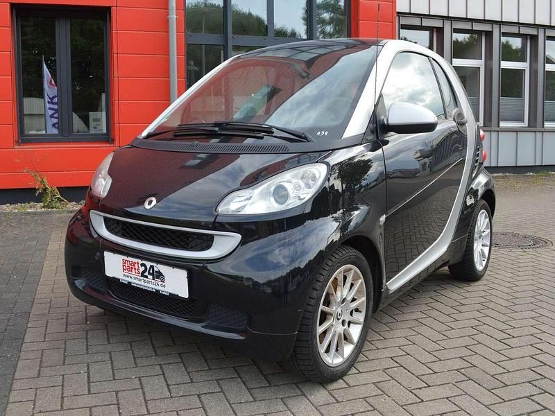 Tridionzelle silber Gebraucht 2011 Smart ForTwo Coupé Passion Kleinwagen | 4.999 € (Etwas zu teuer) - Bild 1/4
