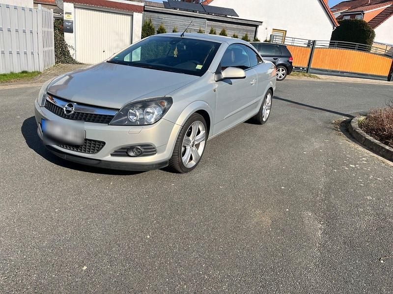 Gebraucht Opel Astra Cabriolet Edition 140 PS (102 kW) 2006 Silber Cabrio