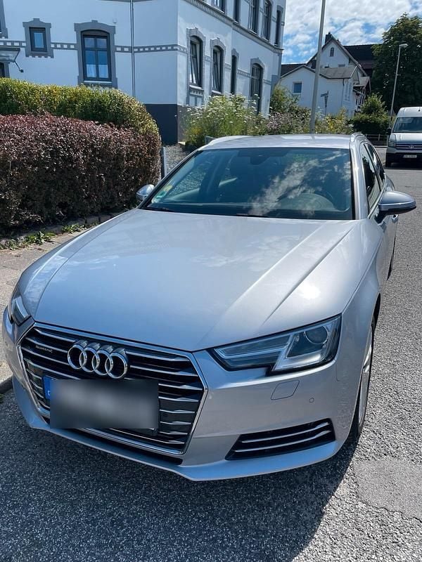Gebraucht Audi A4 Design 190 PS (139 kW) 2017 Silber Kombi