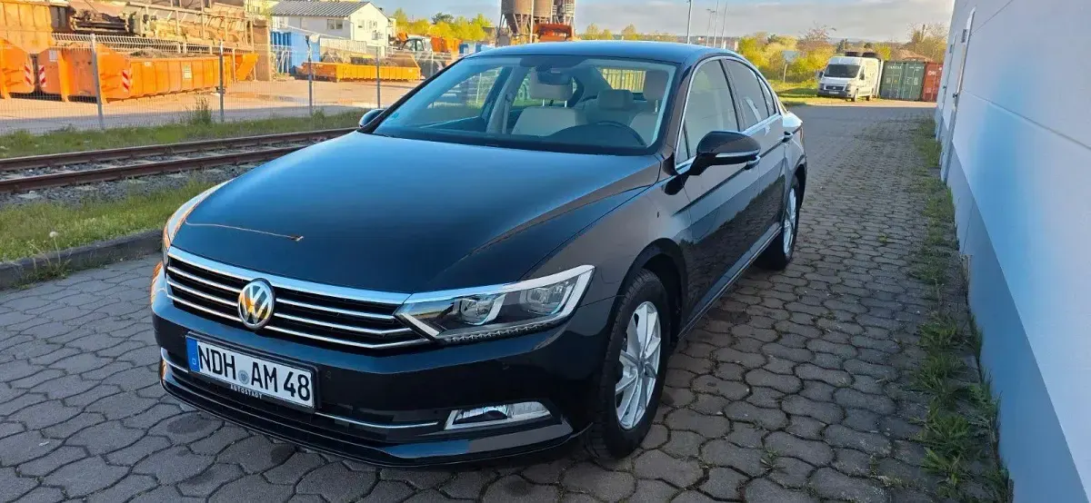 Gebraucht VW Passat 150 PS (110 kW) 2016 Schwarz Limousine
