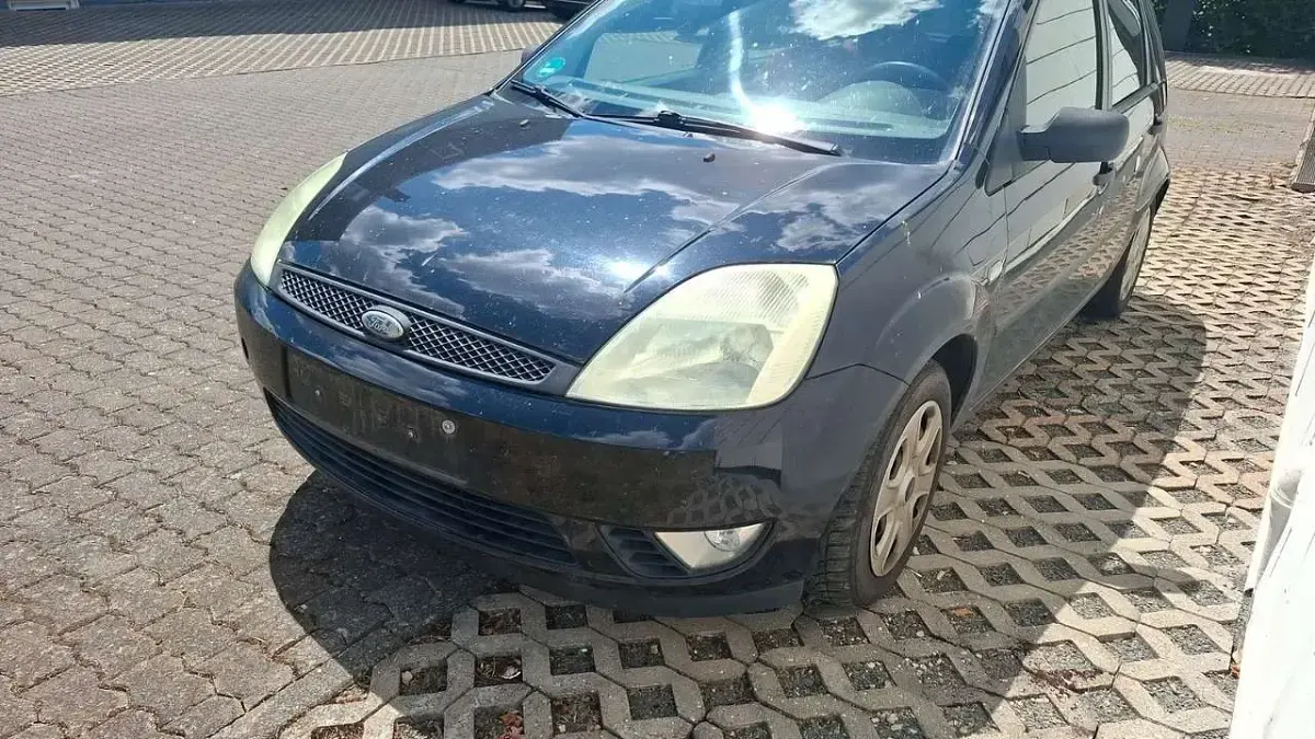 Gebraucht Ford Fiesta Trend 69 PS (50 kW) 2004 Schwarz Kleinwagen