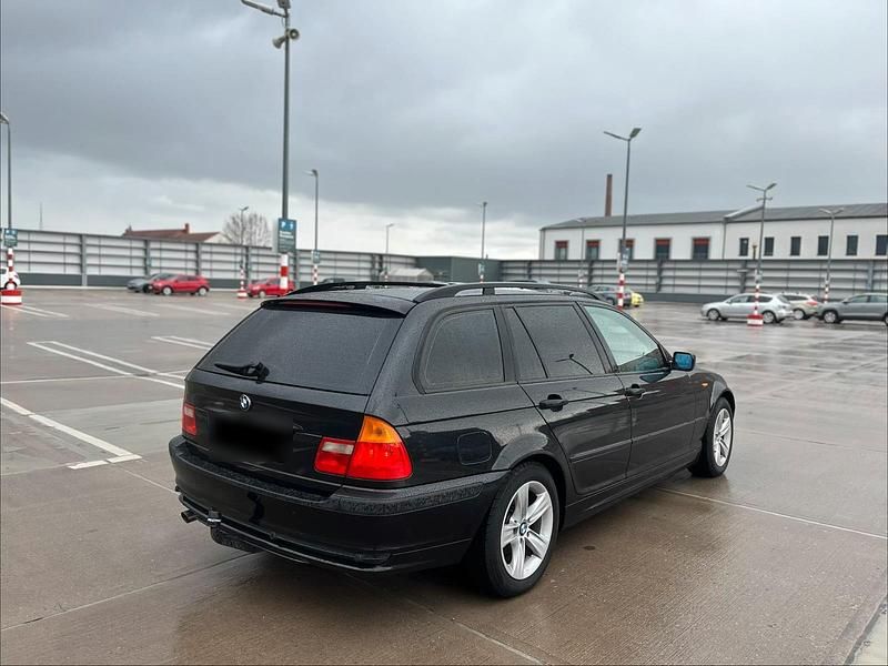 Gebraucht BMW 320 143 PS (105 kW) 2003 Schwarz Kombi