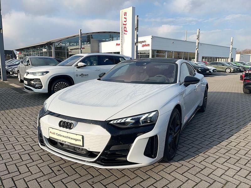 Grau Gebraucht 2023 Audi e-tron GT quattro Sport Limousine | 49.890 € (Fairer Preis) - Bild 1/4