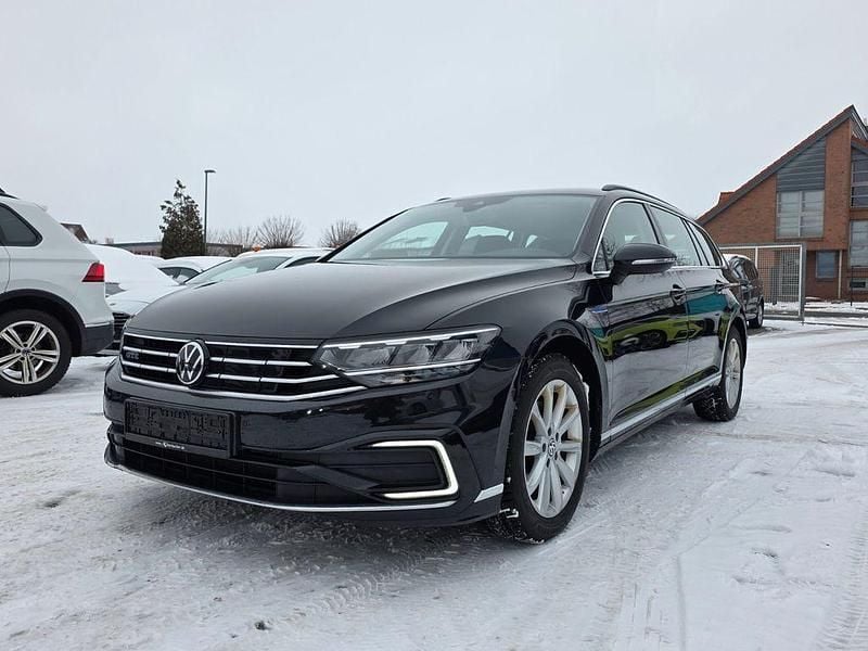 Schwarz Gebraucht 2021 VW Passat GTE Kombi | 12.900 € (Superpreis) - Bild 1/4