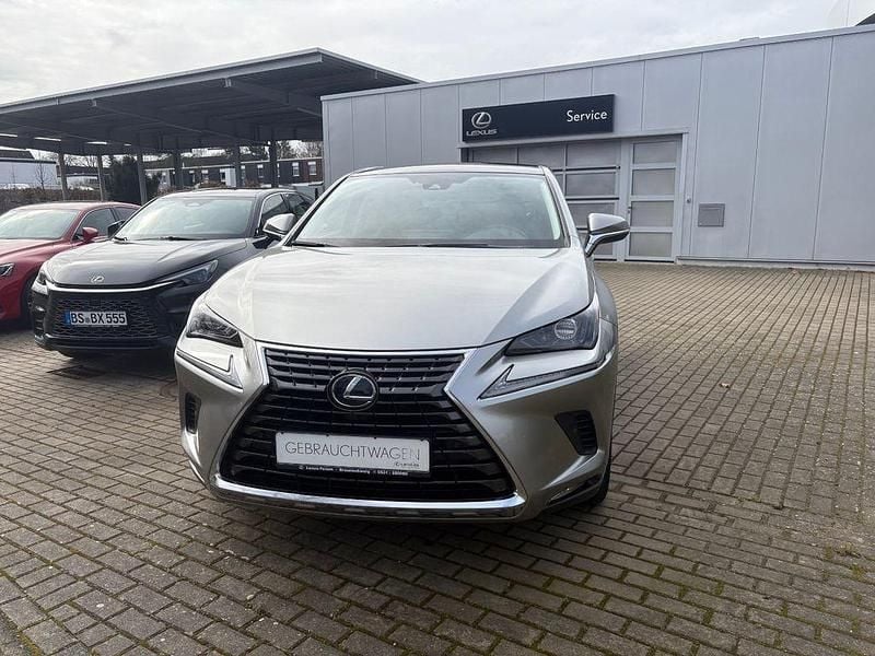 Gebraucht Lexus NX300h E-FOUR 197 PS (144 kW) 2020 Silber SUV