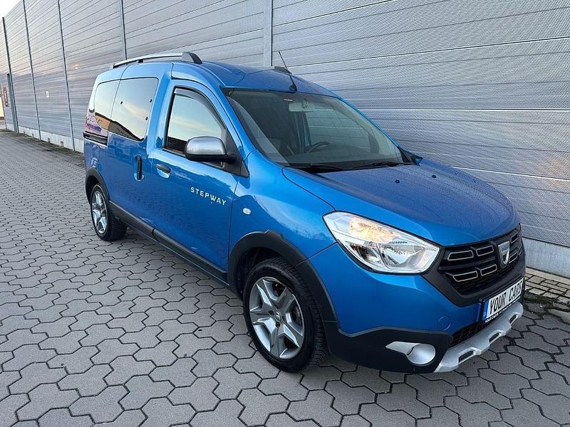 Gebraucht Dacia Dokker Stepway 131 PS (96 kW) 2020 Blau Van / Kleinbus