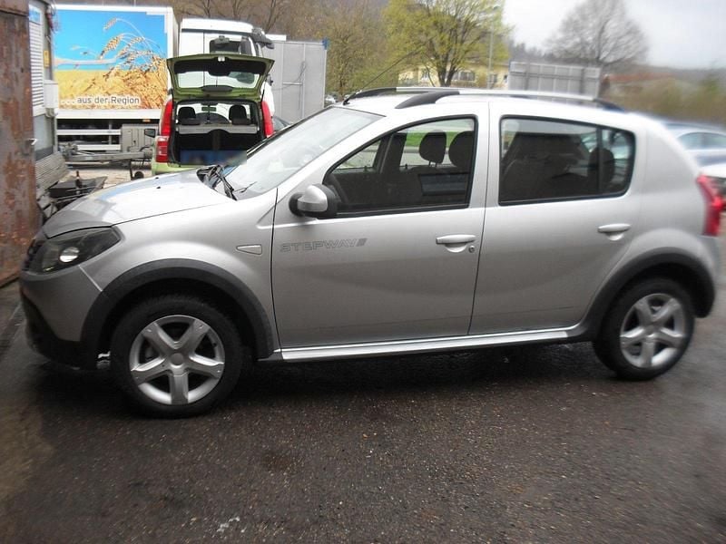Gebraucht Dacia Sandero Stepway 88 PS (64 kW) 2010 Silber Kleinwagen