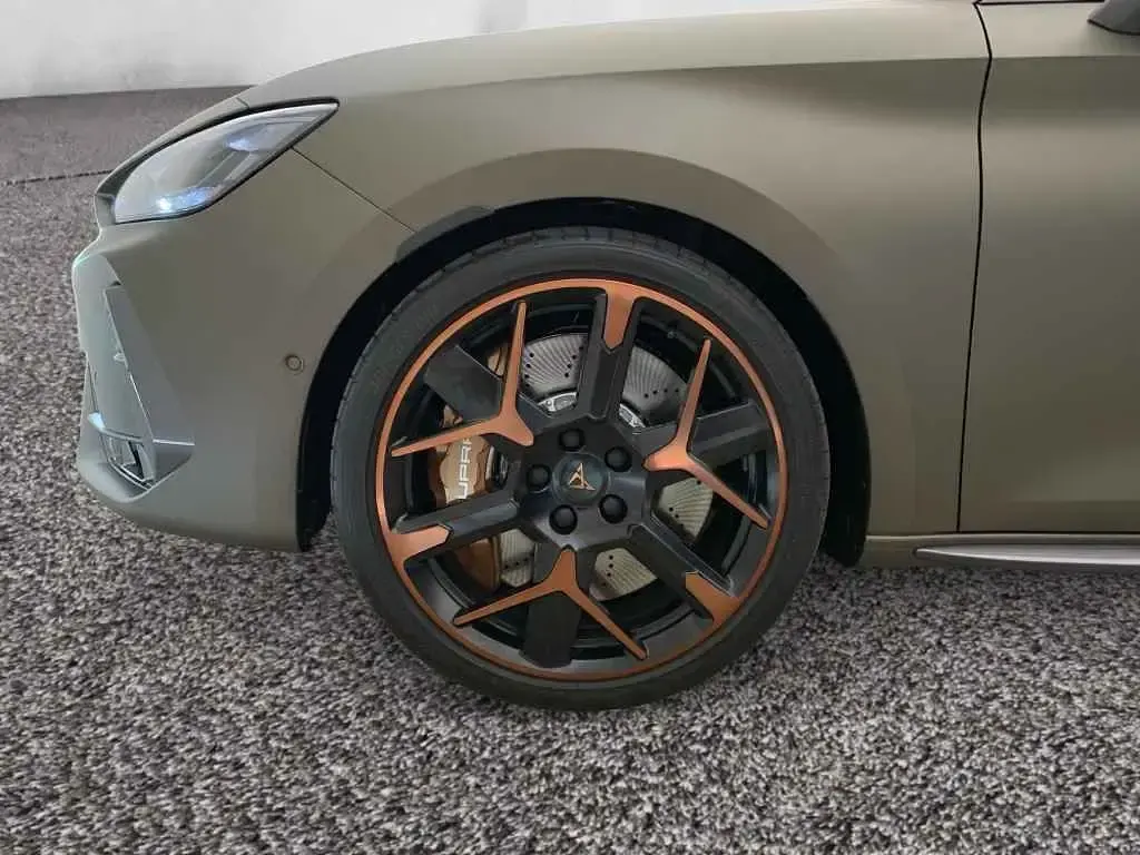 Neu Cupra Leon VZ 333 PS (244 kW) 2026 Centurybronze matt Kombi