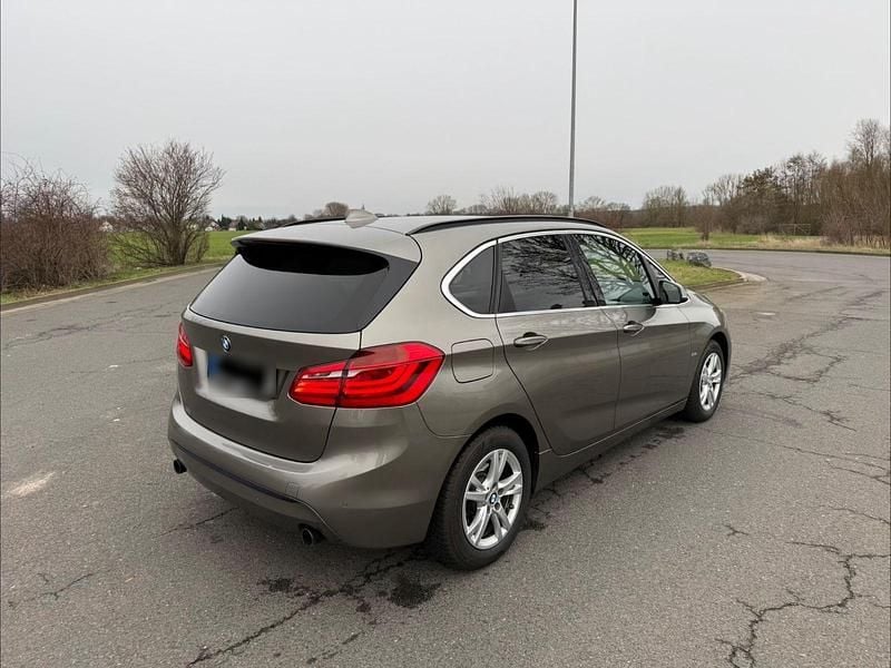 Gebraucht BMW 220 Active Tourer Performance 192 PS (141 kW) 2015 Gold Van / Kleinbus