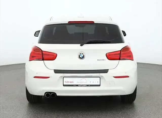 Gebraucht BMW 120 Advantage 184 PS (135 kW) 2018 Alpinweiss iii Limousine