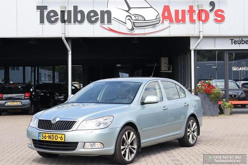 Grün Gebraucht 2010 Skoda Octavia Business Line Limousine | 5.495 € (Fairer Preis) - Bild 1/4