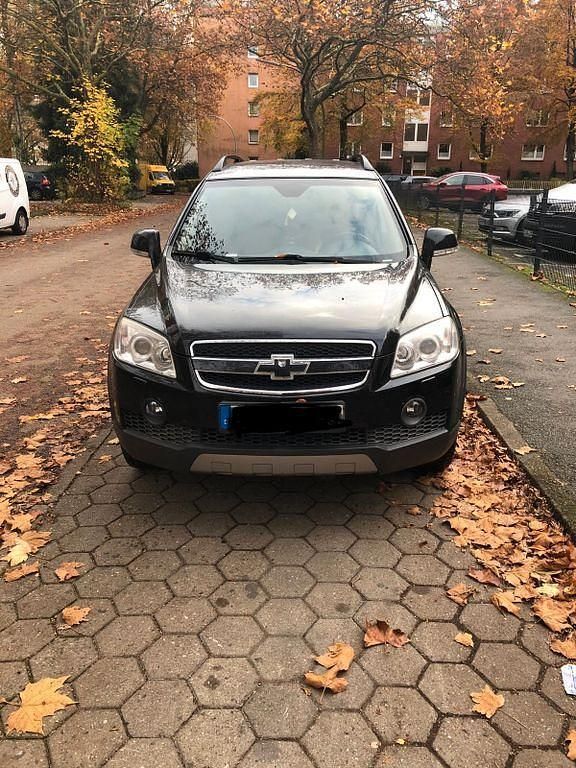 Schwarz Gebraucht 2008 Chevrolet Captiva LS SUV | 4.990 € (Fairer Preis) - Bild 1/4
