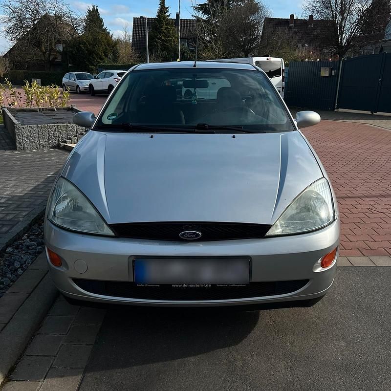 Gebraucht Ford Focus 75 PS (55 kW) 1999 Silber Kleinwagen