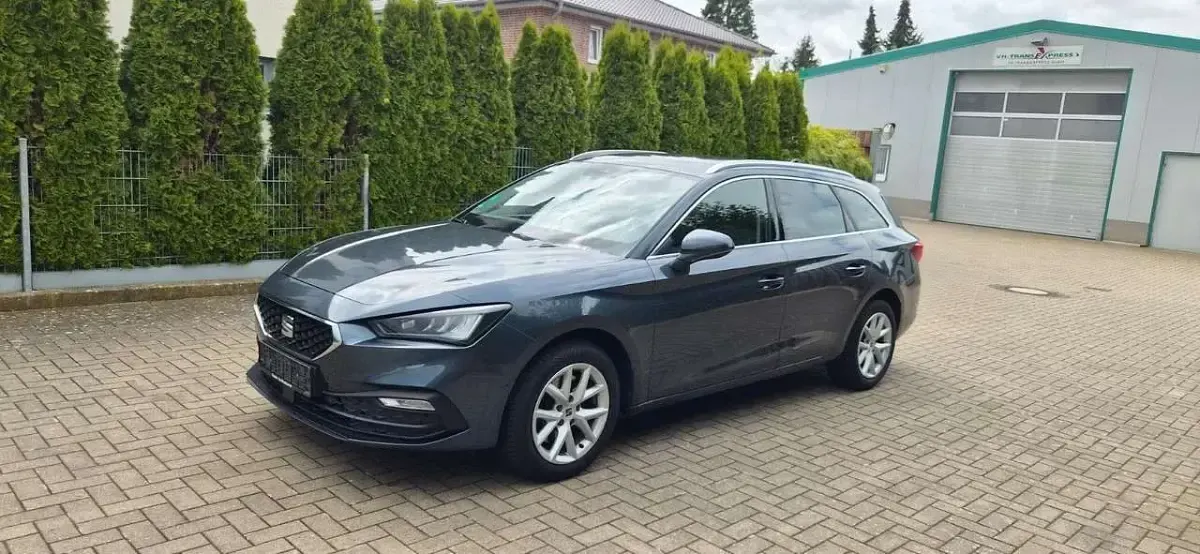 Gebraucht Seat Leon Style 150 PS (110 kW) 2022 Grau Limousine