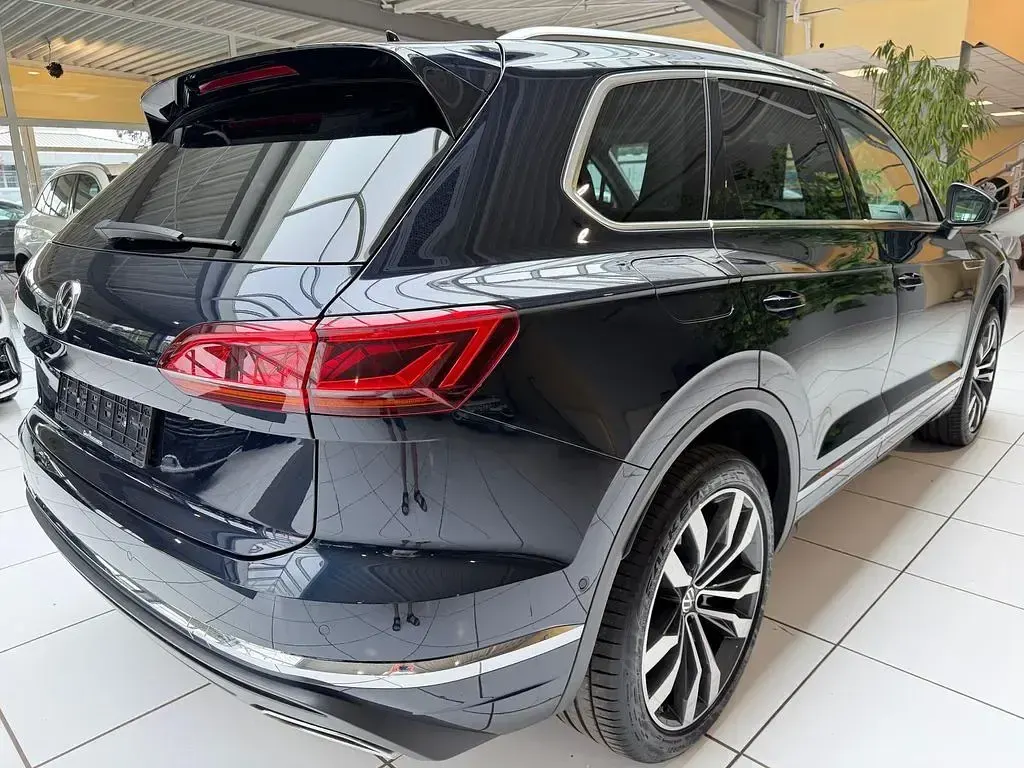Gebraucht VW Touareg Elegance 381 PS (280 kW) 2022 Blau SUV