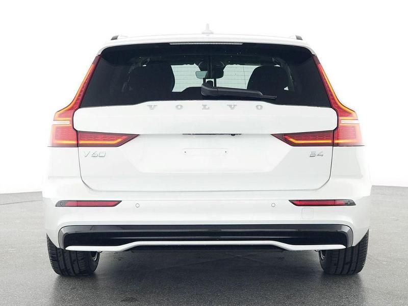 Gebraucht Volvo V60 Plus 197 PS (144 kW) 2025 Weiss Kombi
