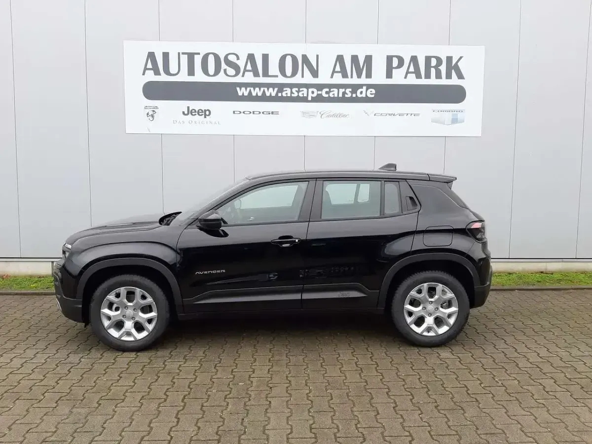 Neu Jeep Avenger Altitude 101 PS (74 kW) 2026 Schwarz SUV