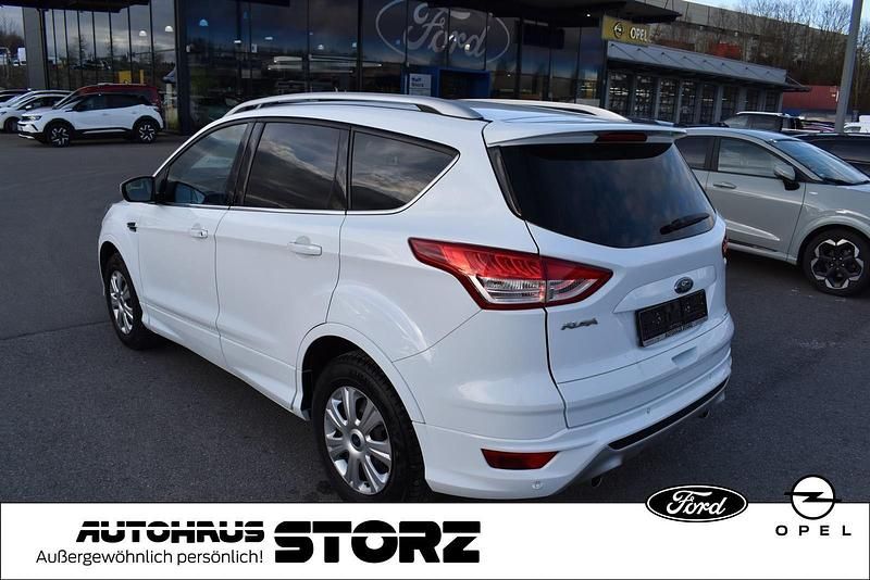Gebraucht Ford Kuga Individual 150 PS (110 kW) 2016 Frostweiß SUV