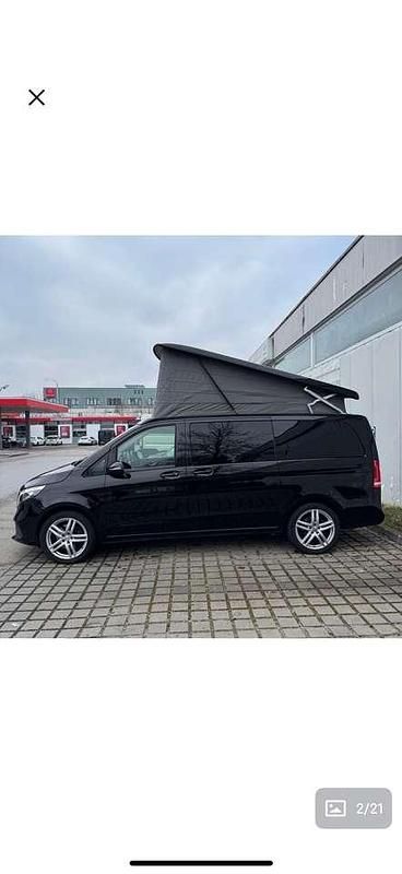 Schwarz Gebraucht 2020 Mercedes V220 Van / Kleinbus | 48.990 € (Fairer Preis) - Bild 1/3