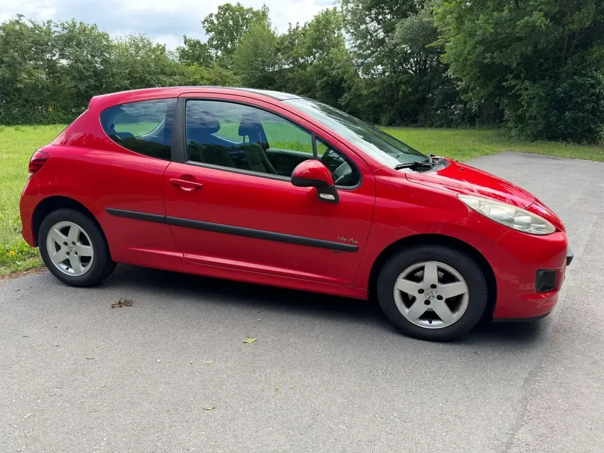 Gebraucht Peugeot 207 73 PS (53 kW) 2011 Rot Limousine