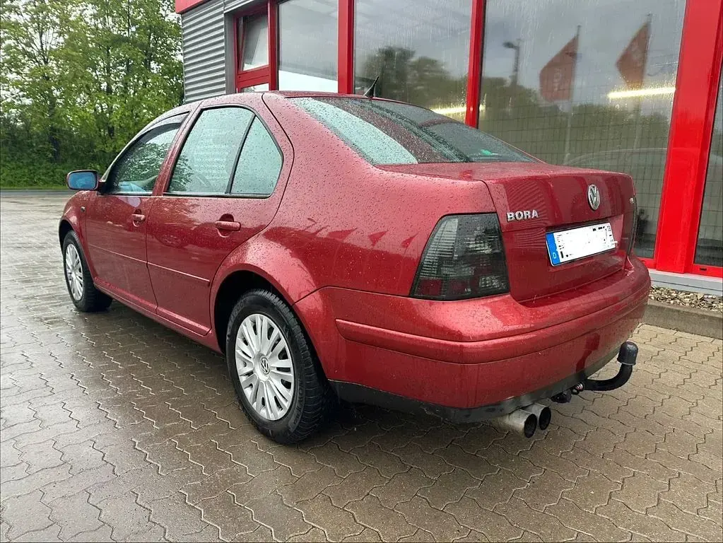 Brugt VW Bora 101 HK (74 kW) 1998 Rød Sedan