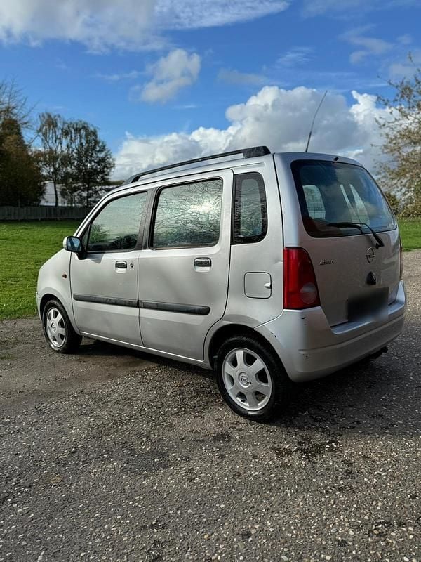 Usata Opel Agila 80 CV (58 kW) 2004 Argento Monovolume