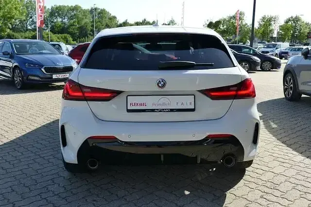 Gebraucht BMW 120 M Sport 178 PS (130 kW) 2021 Weiß Kleinwagen