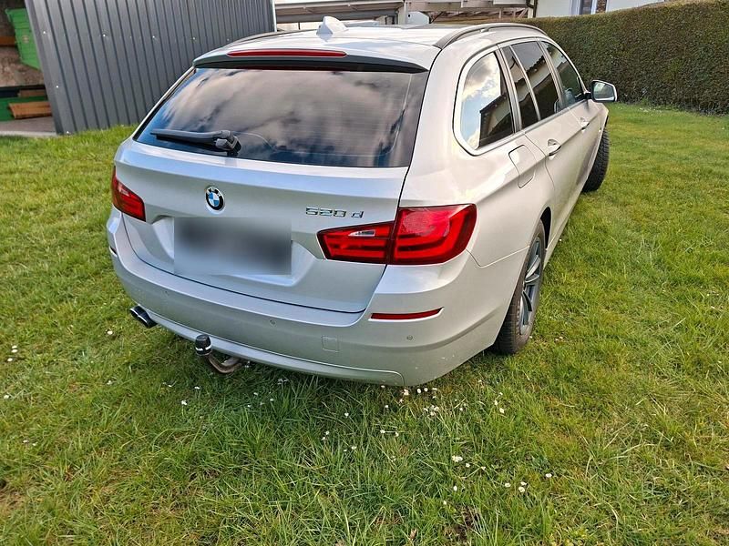 Gebraucht BMW 520 184 PS (135 kW) 2012 Silber Kombi