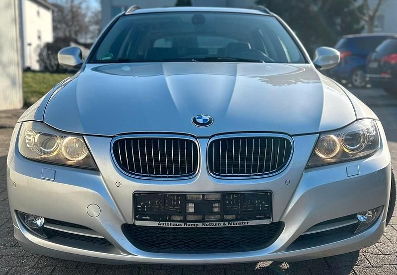 Gebraucht BMW 320 184 PS (135 kW) 2011 Silber Kombi