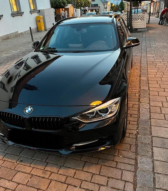 Schwarz Gebraucht 2013 BMW 320 Sport Line Kombi | 10.000 € (Superpreis) - Bild 1/4